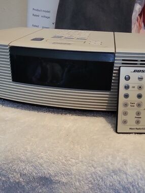 Bose beige tabletop Wave Radio/CD with remote